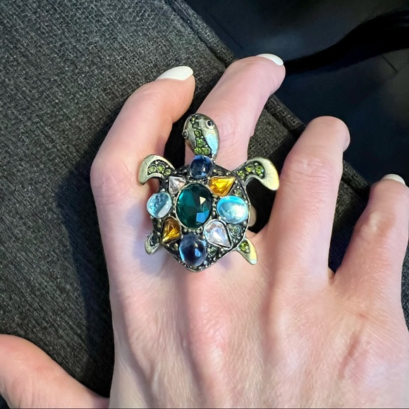 Avon Turtle Gemstone Ring - Picture 3 of 3
